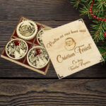 Cutie cu 20 globuri din lemn