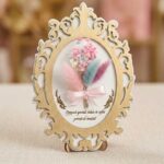 Camee din Lemn Personalizată - Mesaj Gravat & Flori Naturale